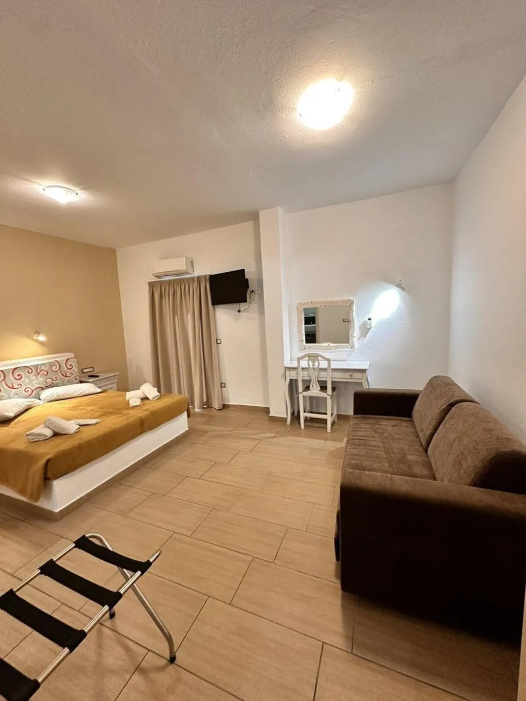 Room, Olympic, Santorini