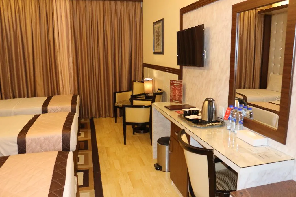 QUADRUPLE STANDARD Room, Al Khaleej Grand, Dubai