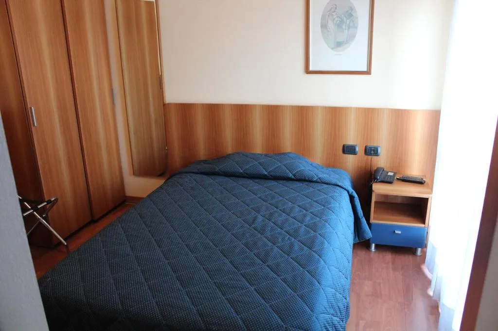Room, Hotel Selide, Milan