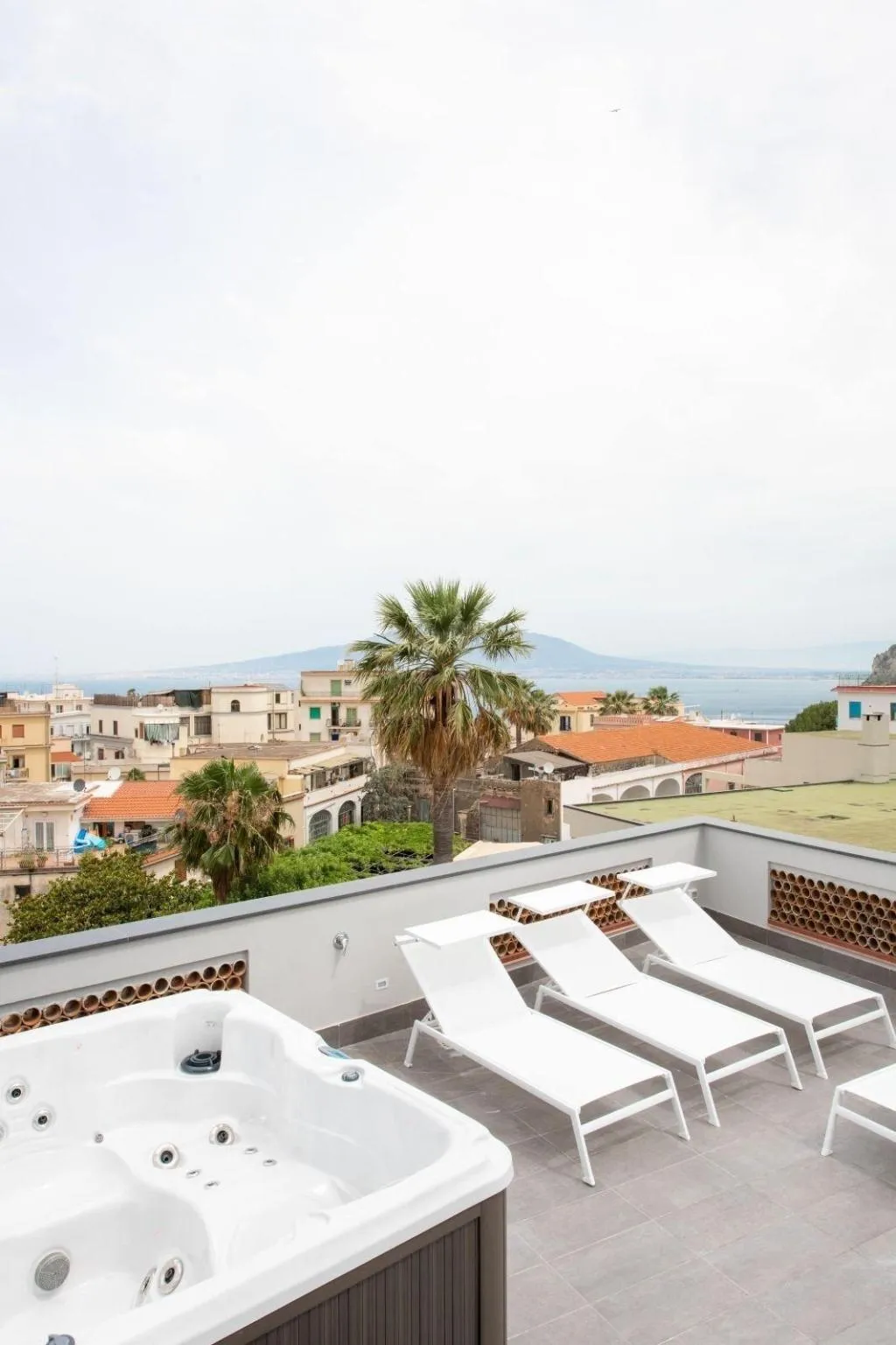 Sports and Entertainment, Don Giulio Luxury Rooms, Naples