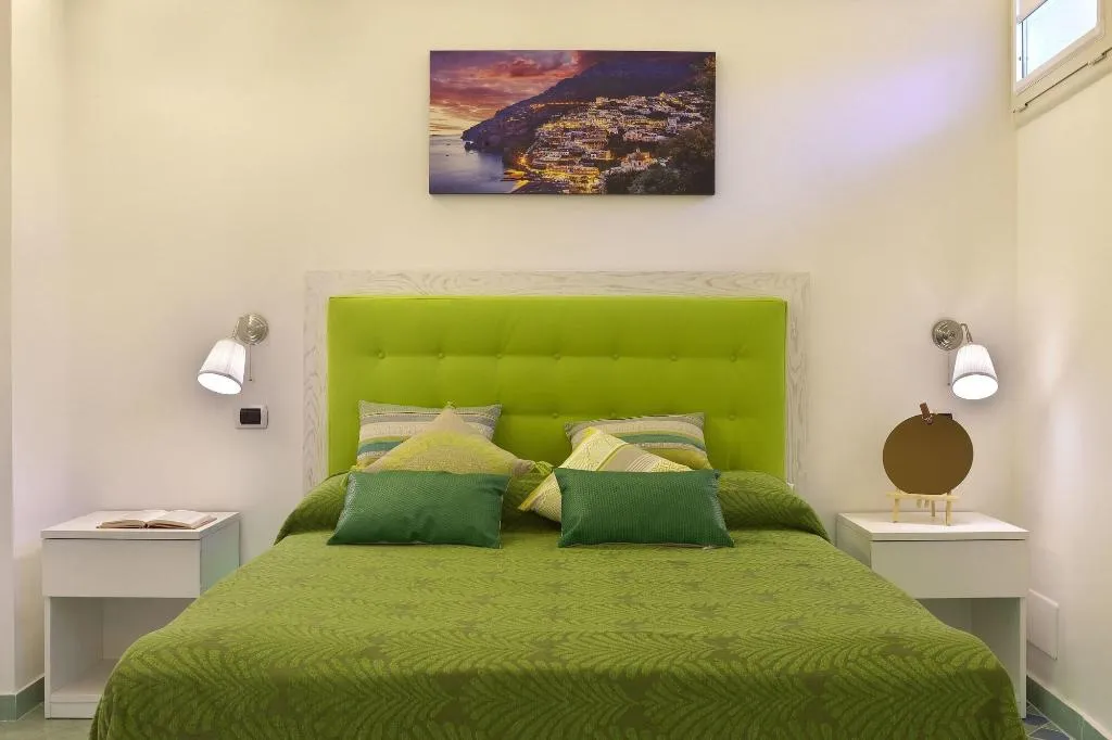 Room, B B Sorrento Central, Naples