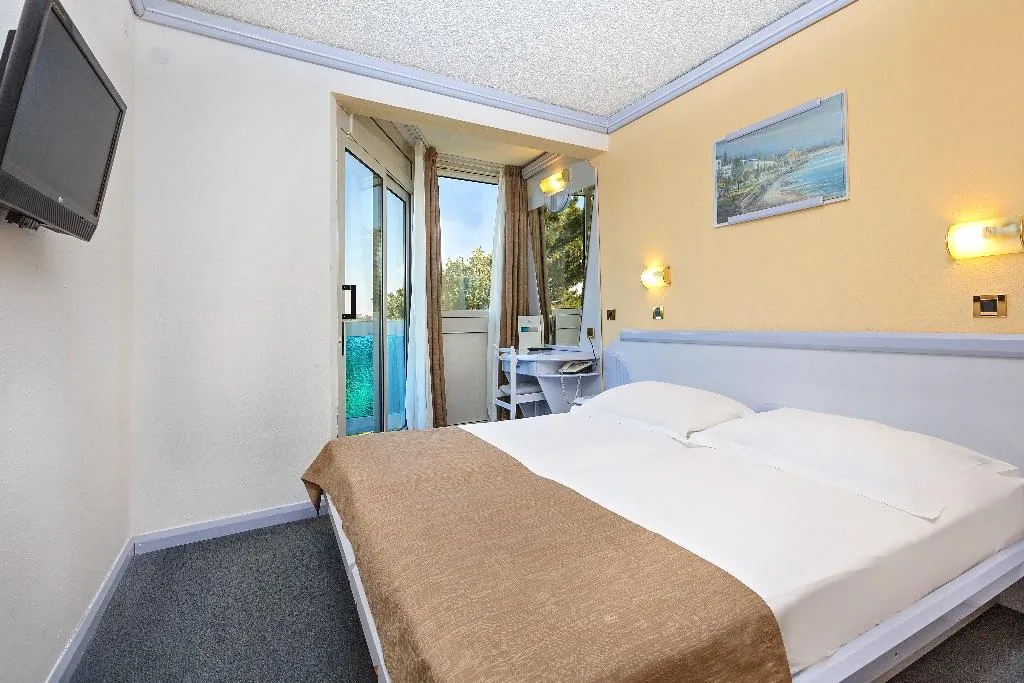 DOUBLE SINGLE USE PARK VIEW WITH BALCONY Room, Hotel Plavi Plava Laguna, Istria