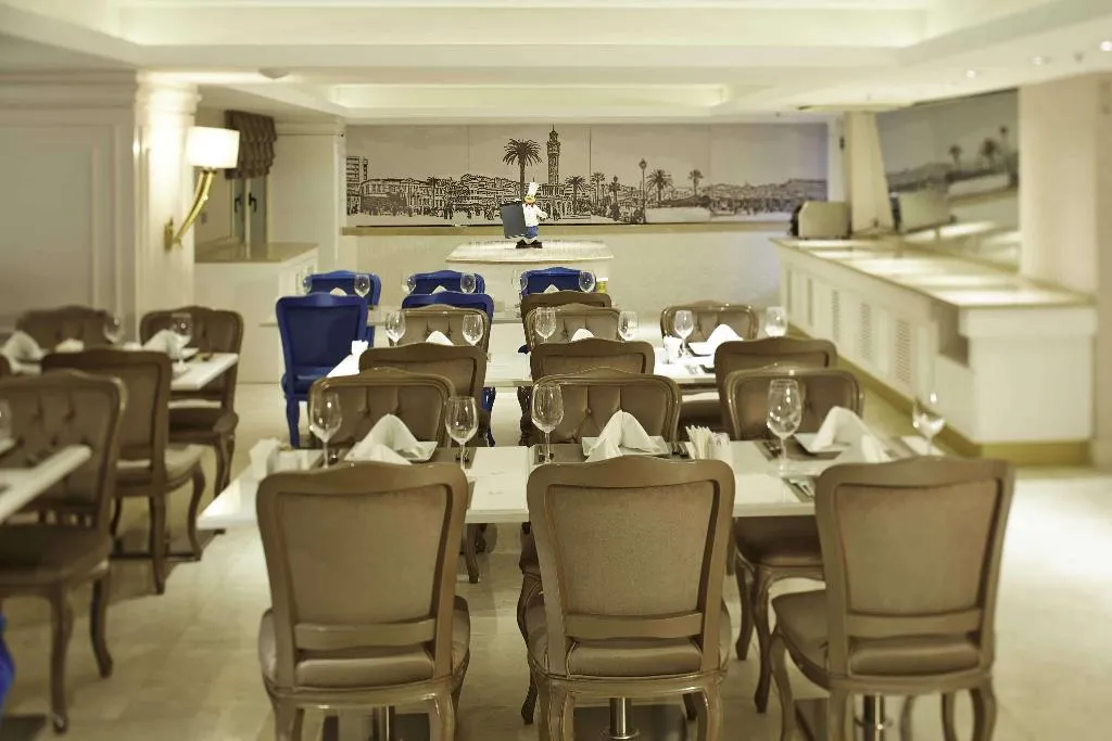 Restaurant, DoubleTree By Hilton Izmir Alsancak, Izmir