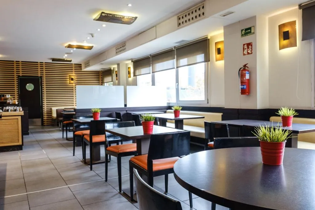 Restaurant, ibis Madrid Alcorcon Tresaguas, Madrid