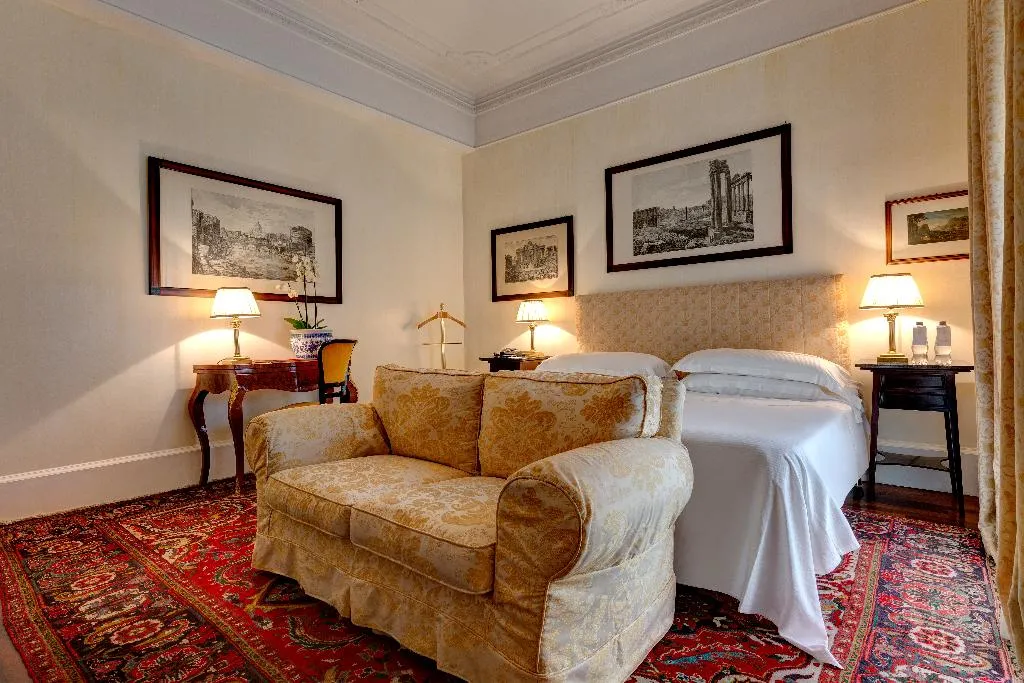 Double or Twin SUPERIOR WITH VIEWS Room, Grand Hotel Plaza, Rome