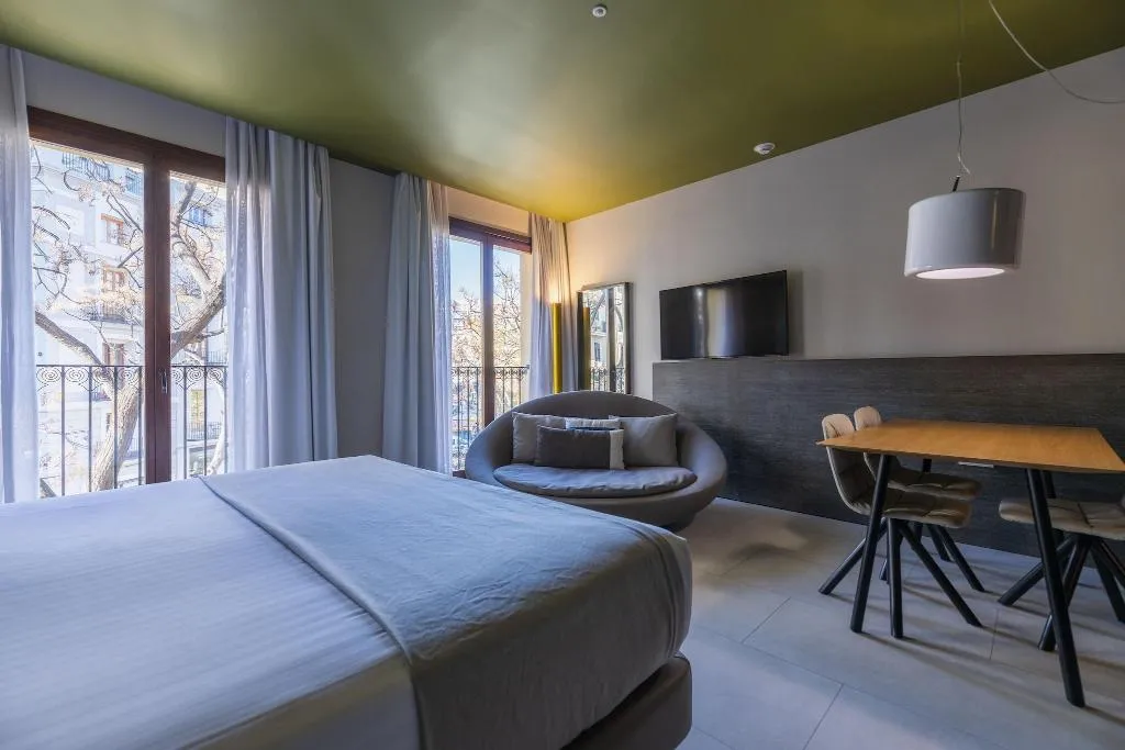 SUITE DELUXE ONE BED Room, Myr Plaza Mercado & Spa, Valencia