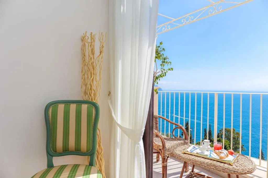 Room, Al Pesce d'Oro, Naples