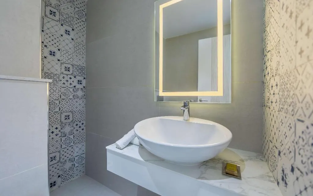 DOUBLE PARTIAL SEA VIEW Room, Hilton Skanes Monastir Beach Resort, Tunisia