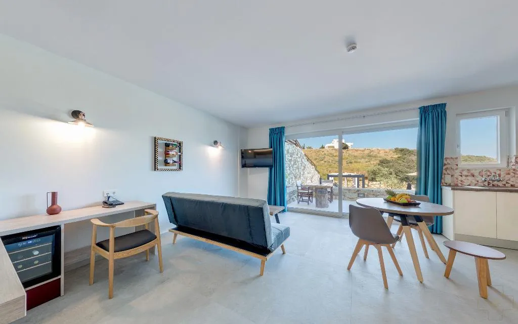SUITE SUPERIOR WITH TERRACE Room, Spiros-Soula Family Hotel & Thematic Suites, Crete