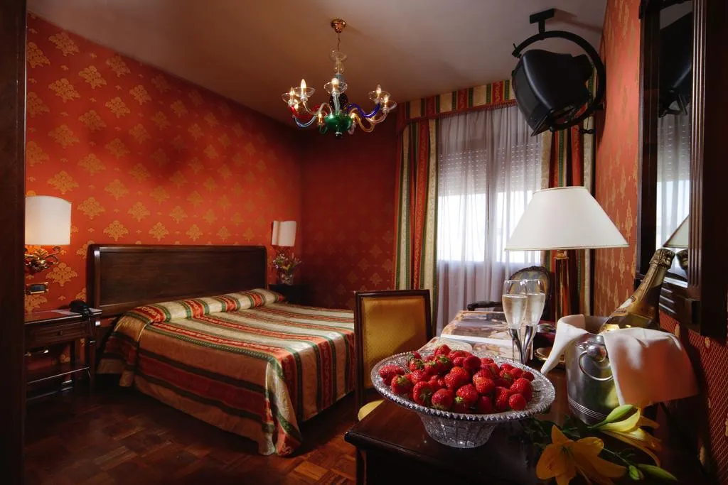 QUADRUPLE DELUXE Room, Villa Dori, Venice