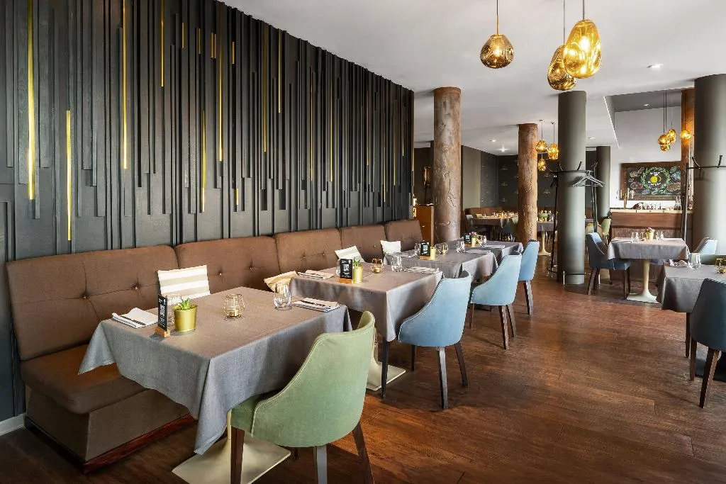 Restaurant, Wellton Centrum Hotel & SPA, Riga