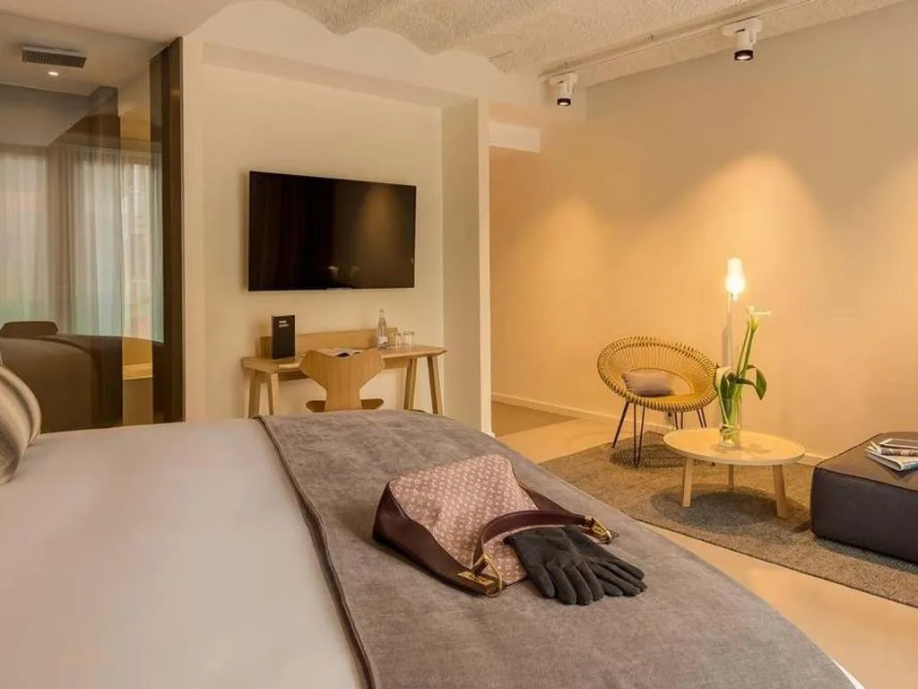 JUNIOR SUITE STANDARD Room, Ohla Eixample, Barcelona