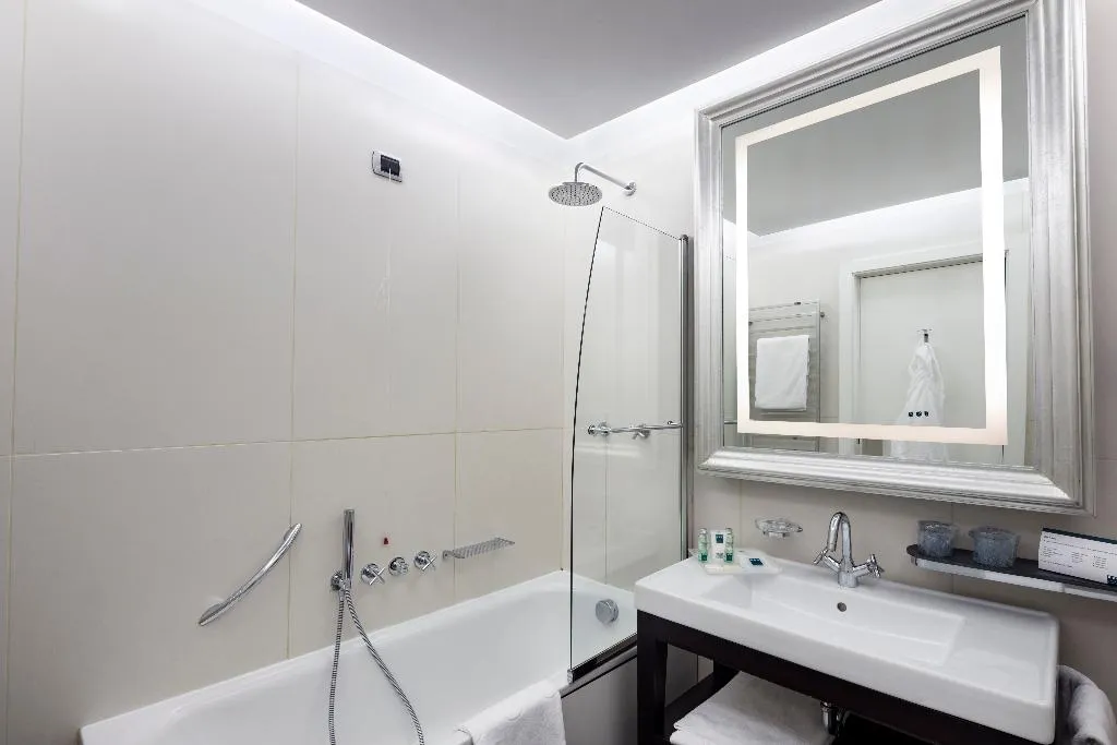 Room, UNA HOTELS Cusani Milano, Milan