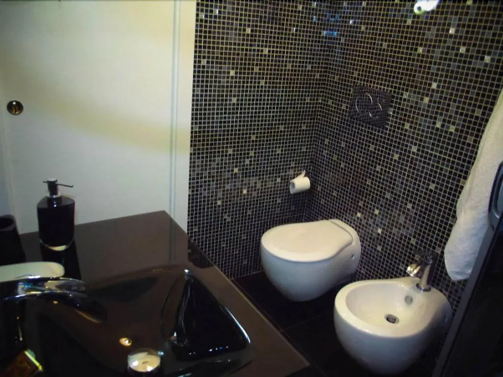 Room, Duca Di Uzeda, Catania