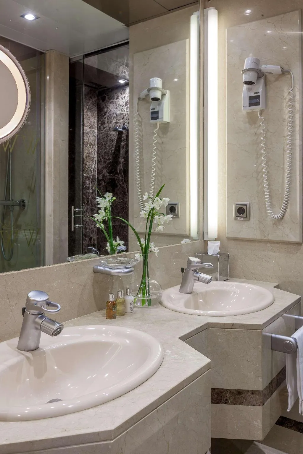 JUNIOR SUITE WITH TERRACE Room, Wellington Hotel & Spa Madrid, Madrid