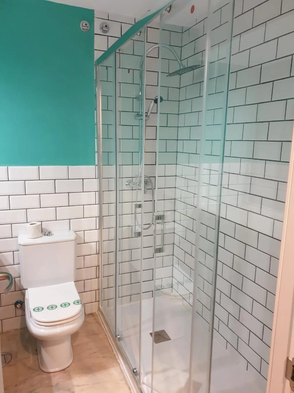 STUDIO CAPACITY 4 Room, Hotel y Apartamentos Doña Lola, Seville