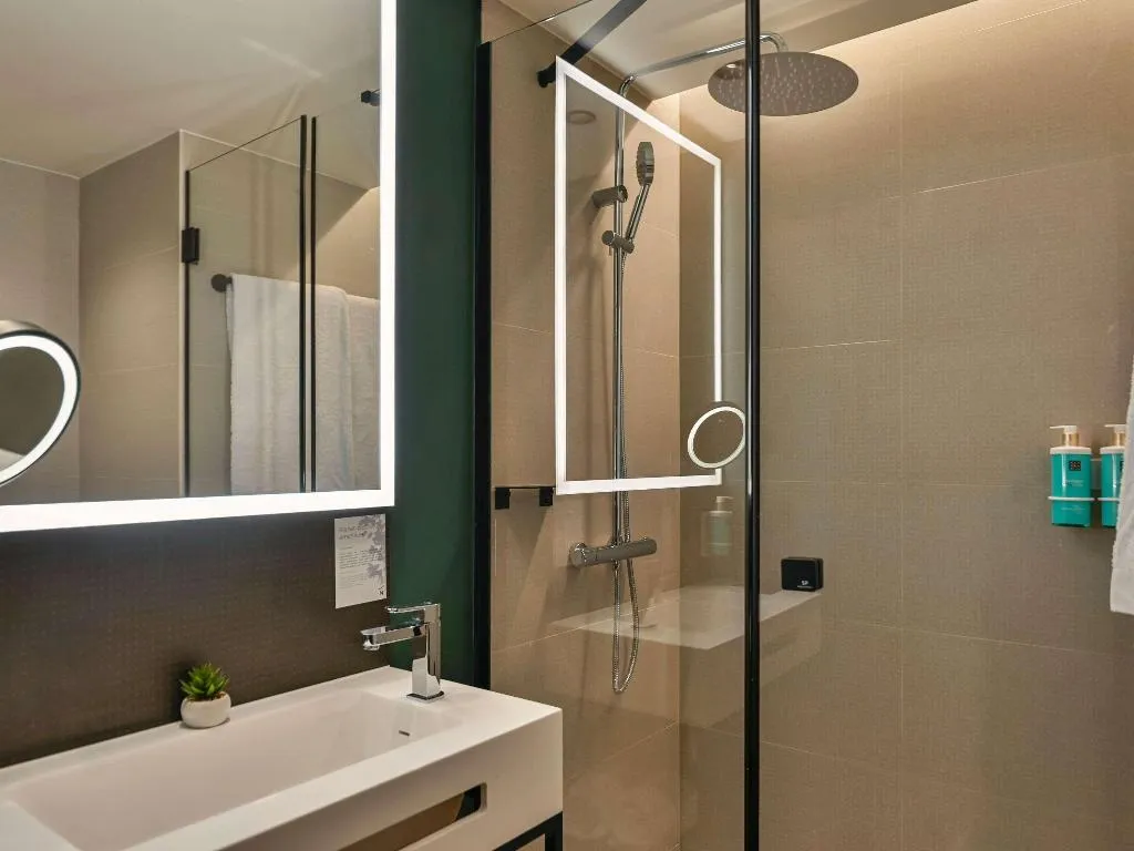 DOUBLE WITH DOUBLE BED Room, Novotel Valencia Lavant, Valencia