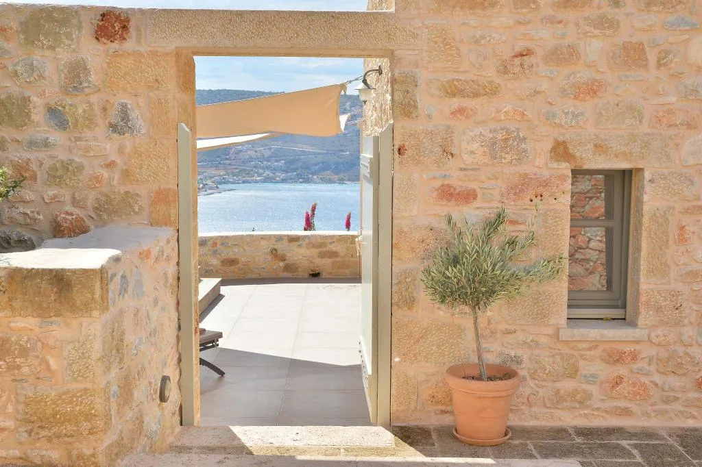 SUITE WITH JACUZZI Room, Akrolithi Boutique Hotel & Suites, Kalamata