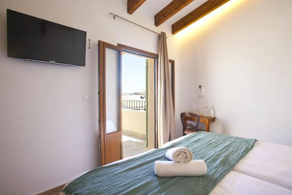 Room, Casal de Petra - Rooms & Pool, Majorca