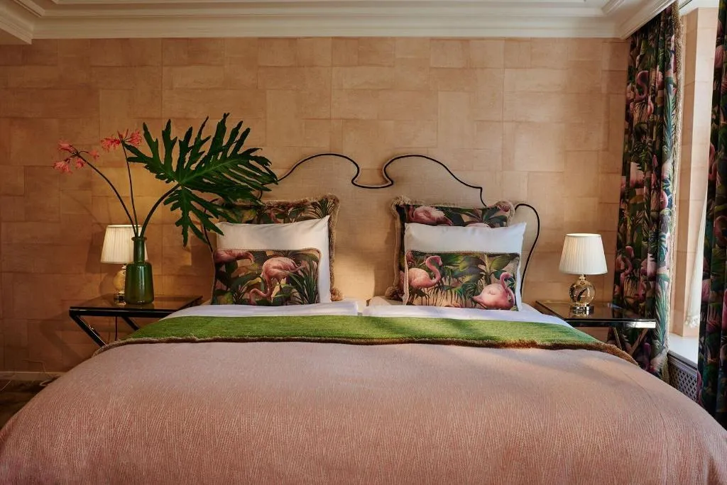 Room, Estherea, Amsterdam