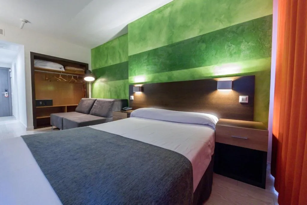 TRIPLE TWO BEDS Room, Apartamentos Recoletos, Madrid