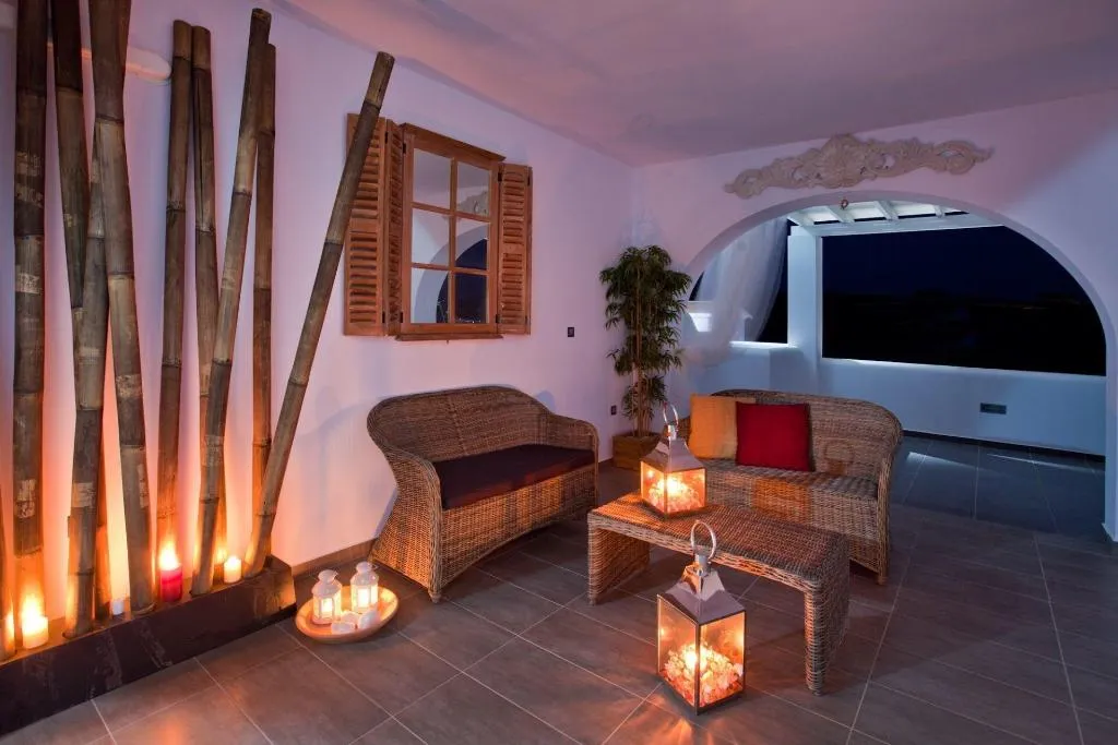 Room, Miland Suites, Santorini