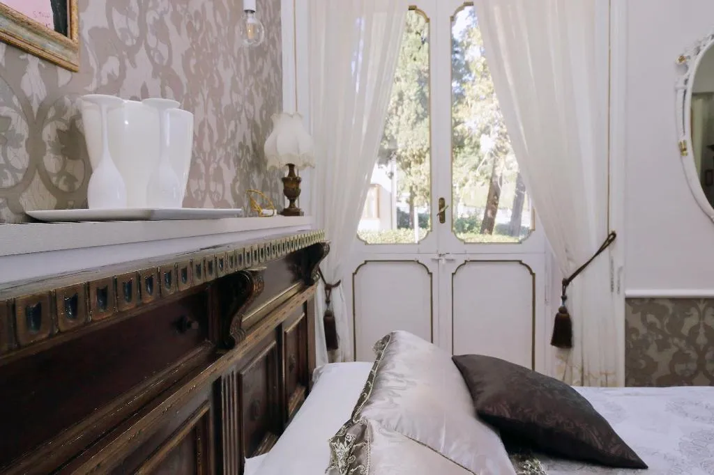Room, Domus Monamì Luxury Suites, Rome