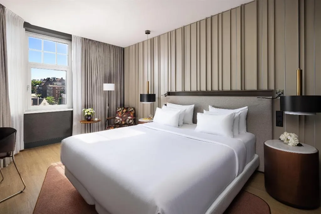 DOUBLE SUPERIOR Room, NH Collection Amsterdam Flower Market, Amsterdam