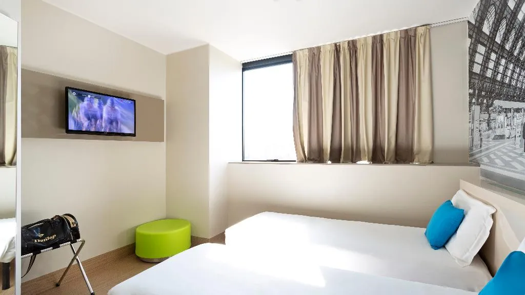 TRIPLE STANDARD Room, B&B Hotel Milano Sesto Marelli, Milan