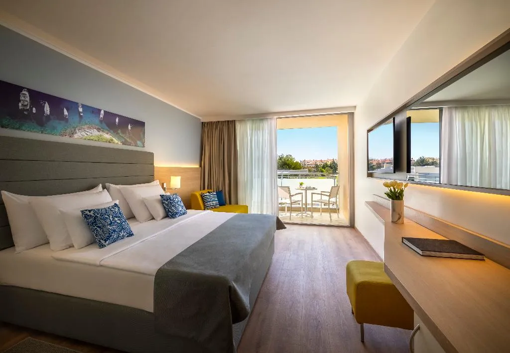 DOUBLE SUPERIOR Room, Valamar Parentino Hotel, Istria