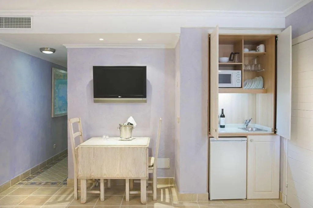 APARTMENT CAPACITY 5 Room, Royal Son Bou Family Club, Menorca