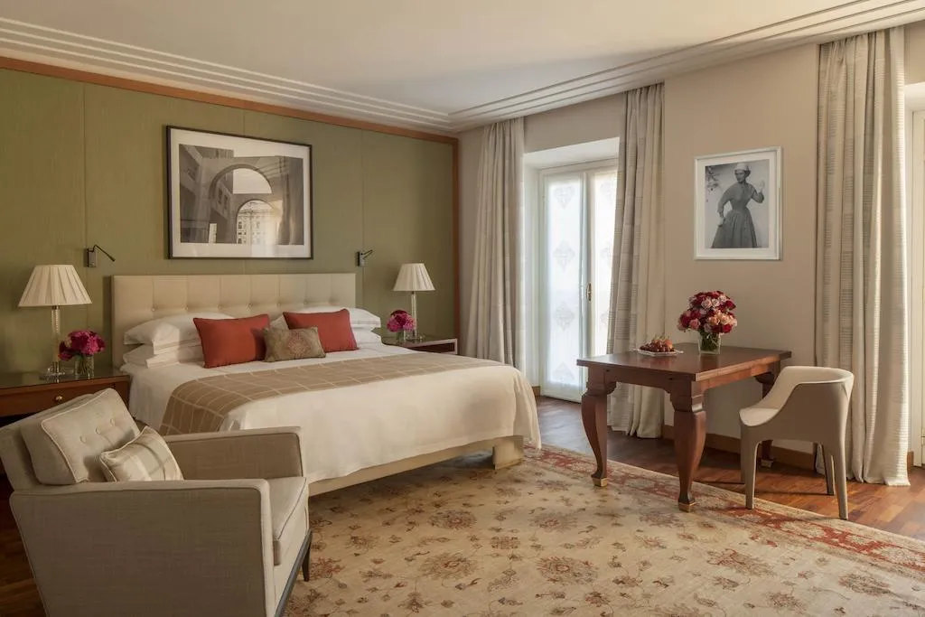 DOUBLE PREMIUM KING BED Room, Four Seasons Hotel Milano, Milan