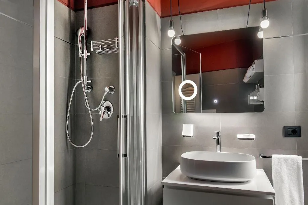 Room, Montenapoleone Suites, Milan