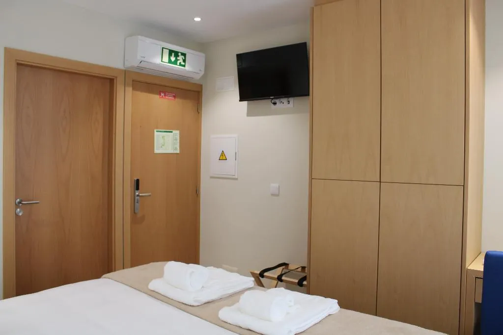 DOUBLE STANDARD Room, Oporto Station Hostel & Rooms, Porto