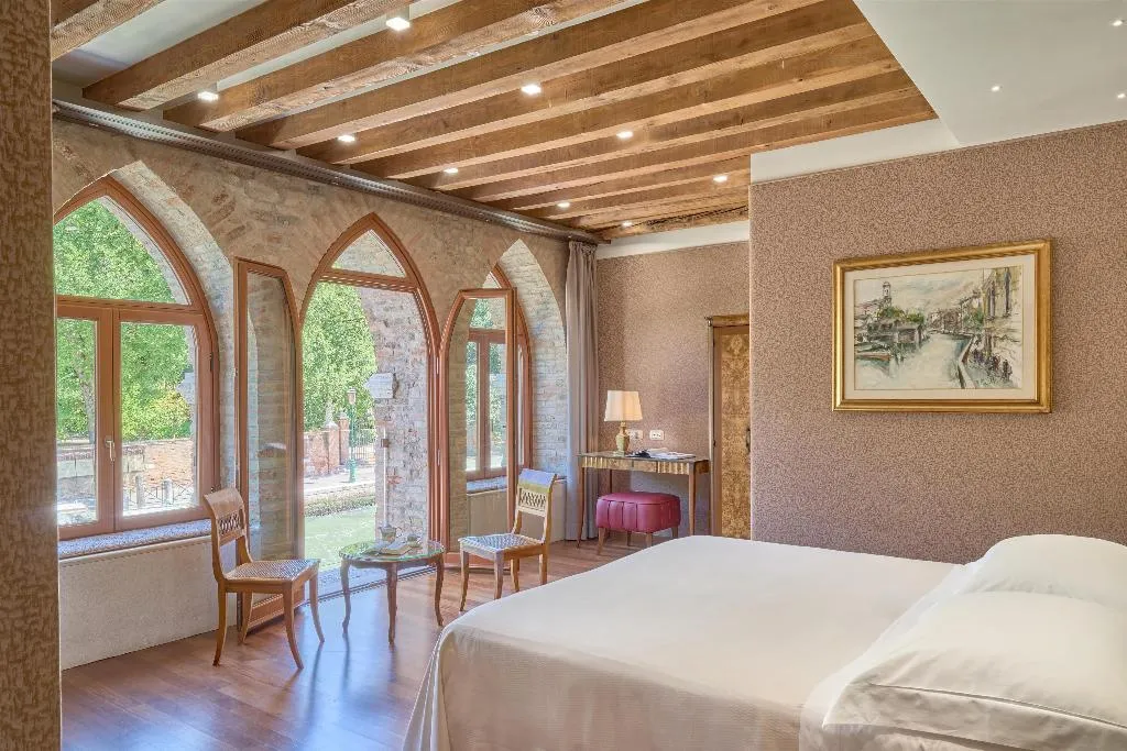 Room, Santa Chiara, Venice