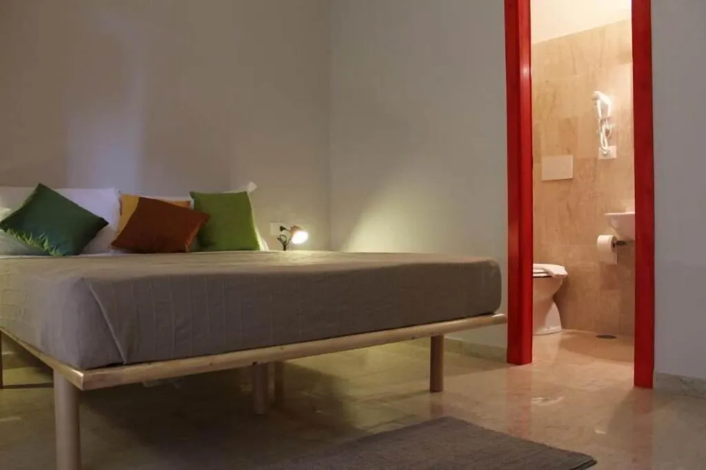 Room, Roma Art Rooms, Naples