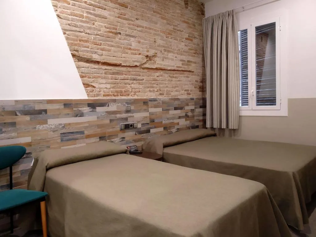 Room, Pensión Miami, Barcelona