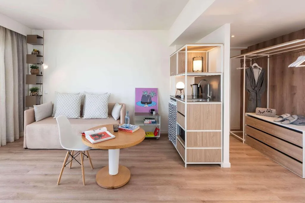 SUITE SEA VIEW Room, Innside by Melia Alcudia, Majorca