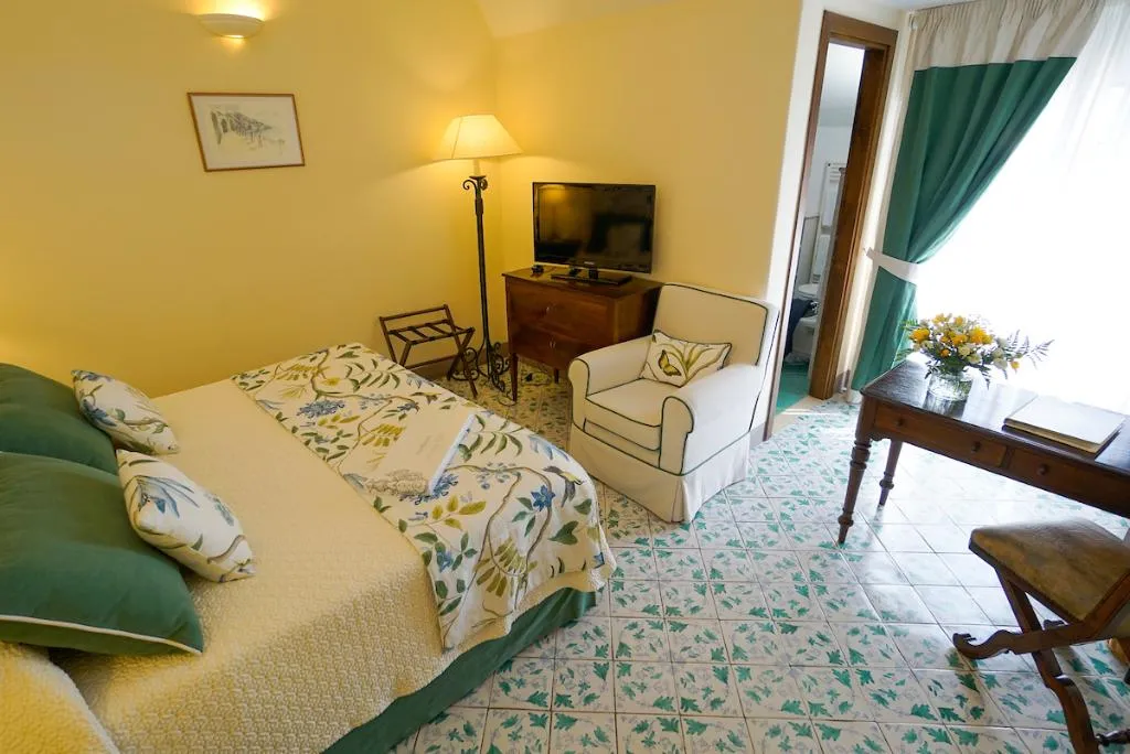 Double or Twin SUPERIOR Room, Villa Cimbrone, Naples