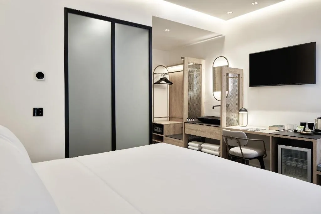 Room, NLH Monastiraki, Athens
