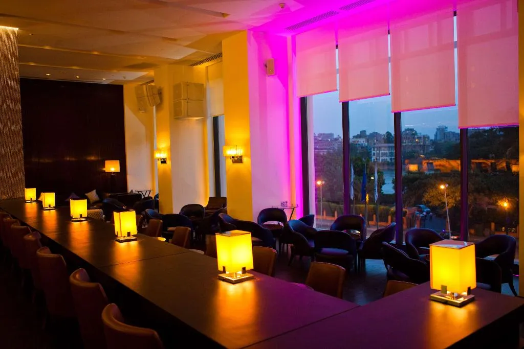 Bar, Sofitel Cairo Downtown Nile, Cairo