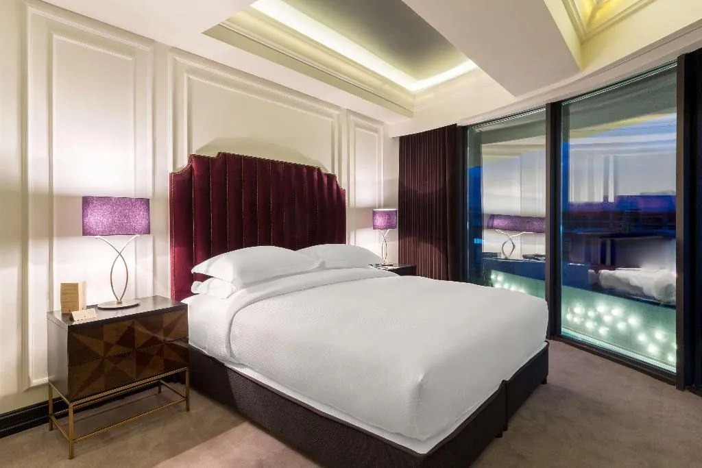 Room, Doubletree By Hilton Izmir Airport, Izmir