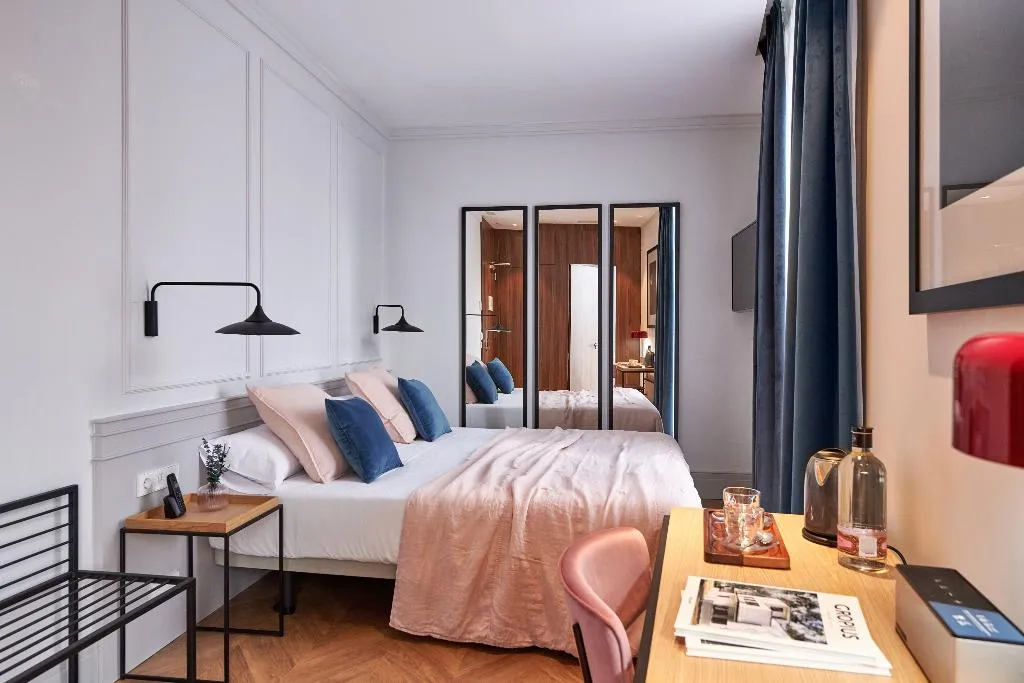 DOUBLE SINGLE USE SUPERIOR Room, Room Mate Collection Helen Berger, Valencia