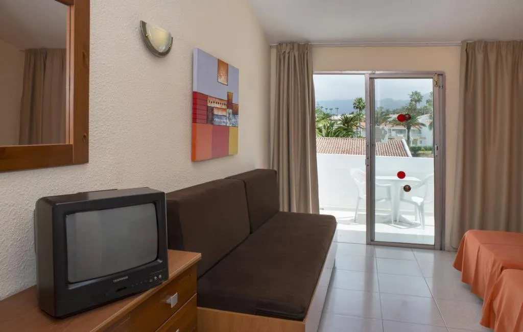 Room, Paradero II, Tenerife
