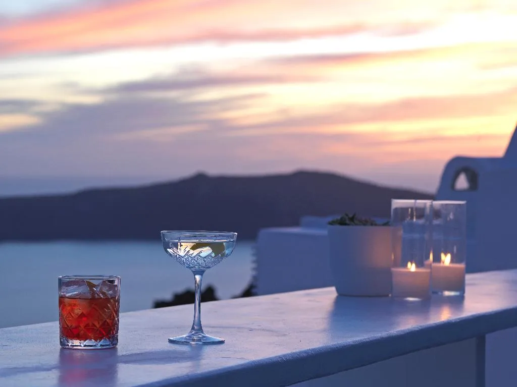 Bar, Katikies Chromata Santorini - The Leading Hotels, Santorini