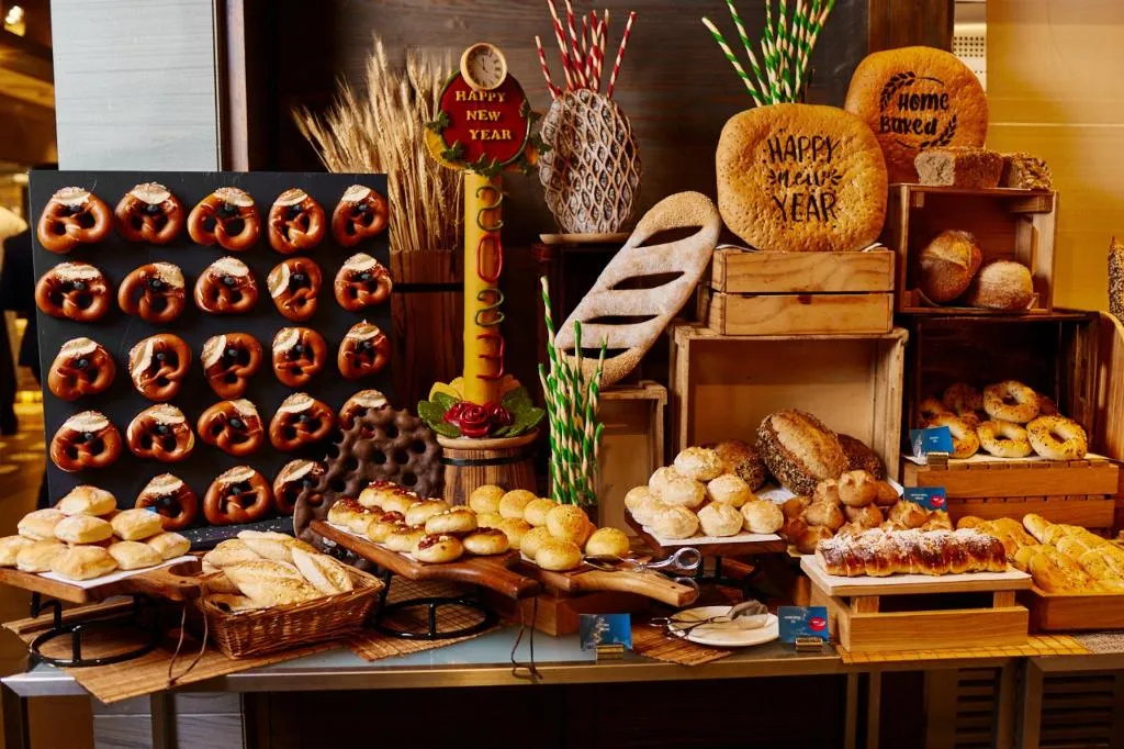 Restaurant, Crowne Plaza Dubai Marina, Dubai
