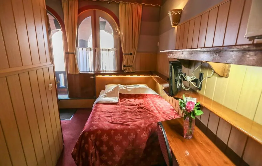 SINGLE STANDARD Room, Nadia, Amsterdam