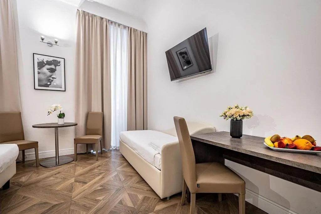 QUADRUPLE TWO BEDS Room, B&B De' Biffi, Florence