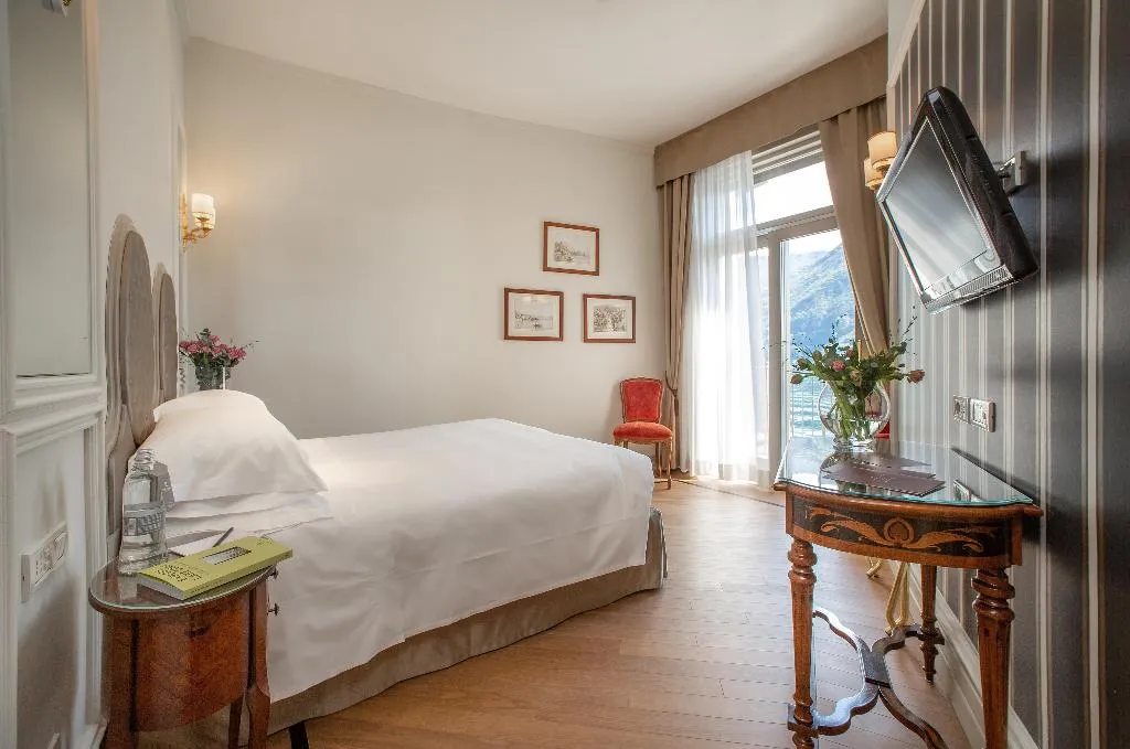 Room, Villa Flori, Milan