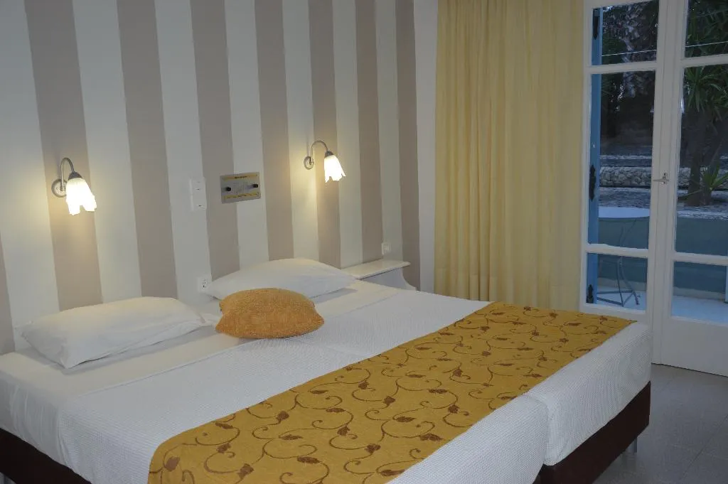 Double or Twin GARDEN VIEW Room, Pantheon Hotel, Santorini